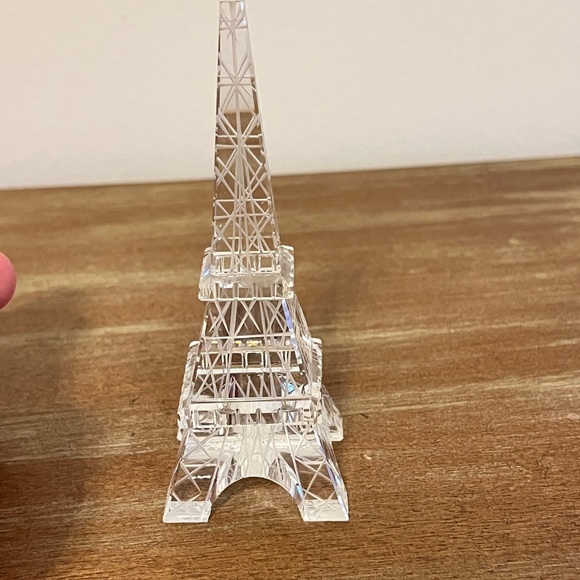 Crystal Eiffel Tower Figurine - Picture 2 of 7